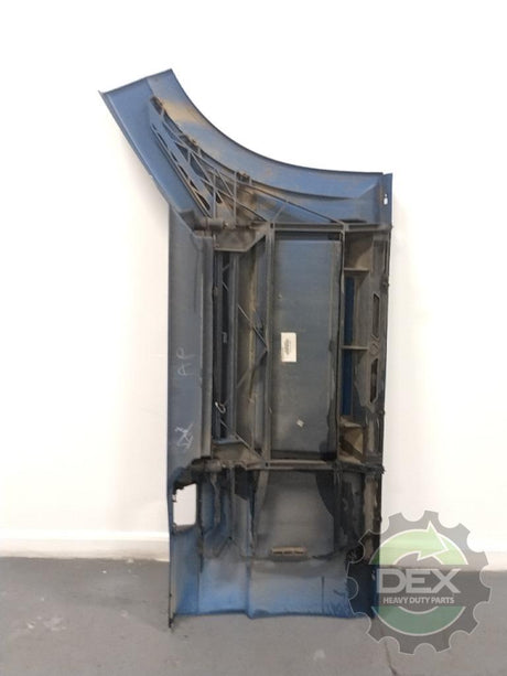 Volvo VNL LH front chassis fairing with steps OEM 82487576D7