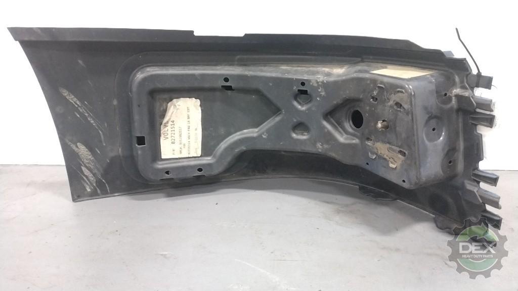 Volvo VNL version 2 LH bumper corner OEM 82721514D1