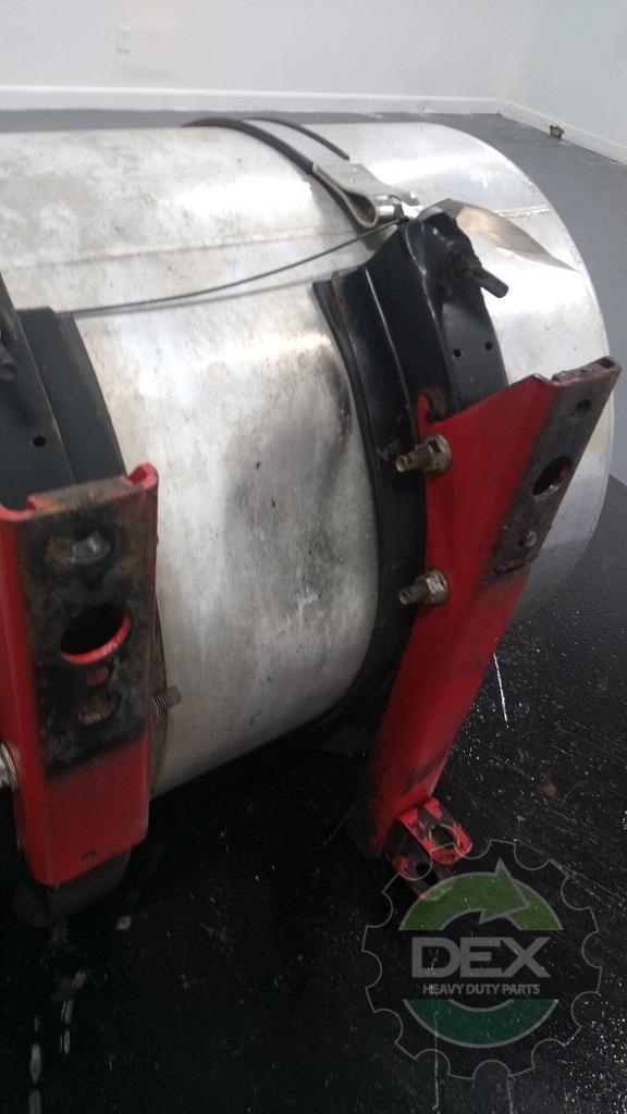 International 140 gallon  polished aluminum fuel tank OEM 3748677C93