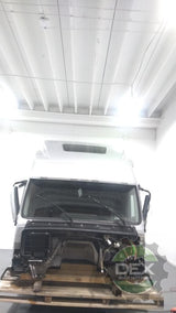 Volvo VNL860 groomed sleeper cab OEM 84749398