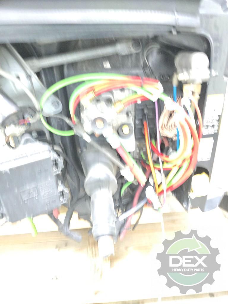 Volvo VNL670 groomed sleeper cab OEM 20413815