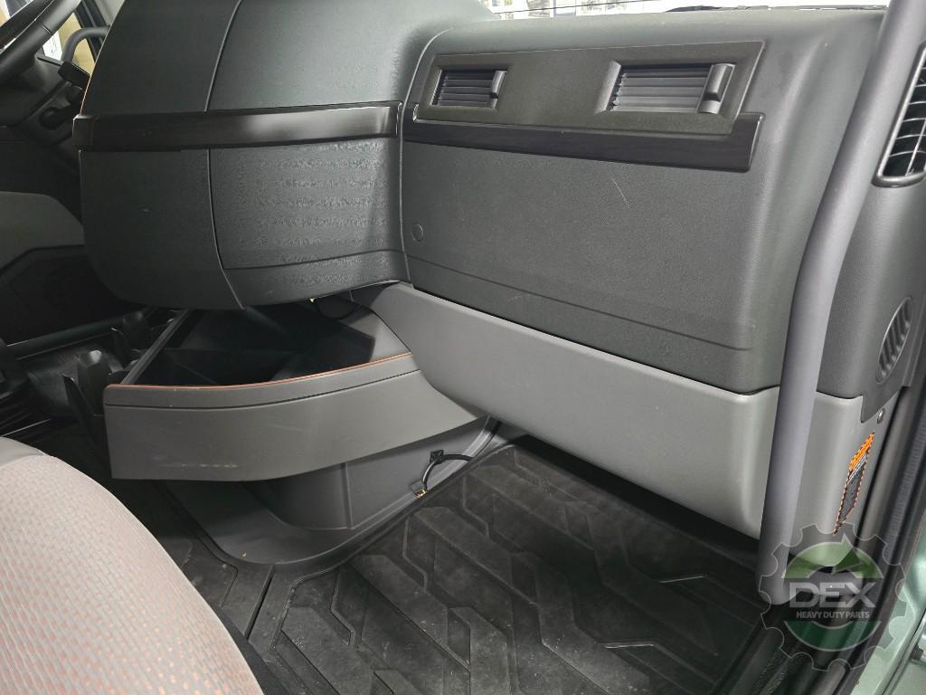 Volvo VNL740 groomed sleeper cab OEM 78517323