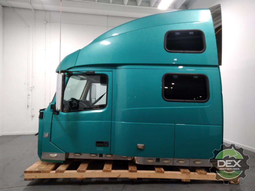 Volvo VT880 groomed sleeper cab OEM 20801803D2