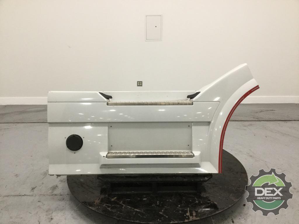 Volvo VNL RH front chassis fairing with latches and steps 72" with