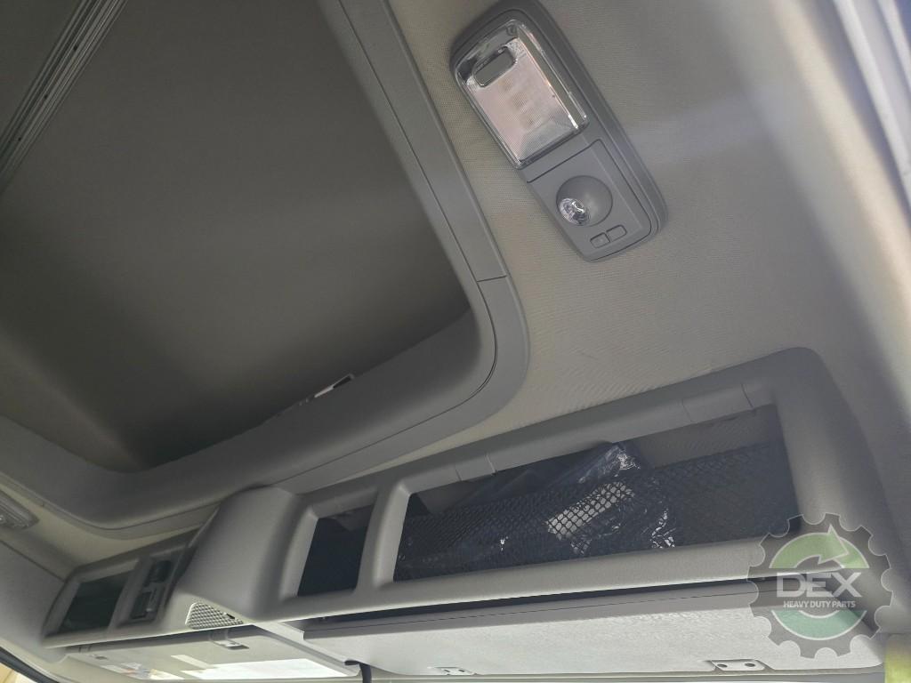 Volvo VNL740 groomed sleeper cab OEM 78517323