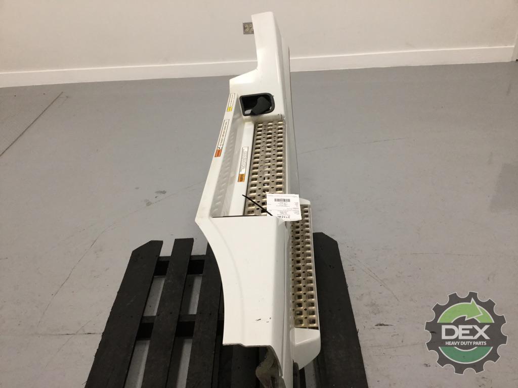 Volvo VNL RH front chassis fairing with latches and steps 72" with DDD2