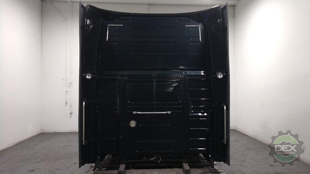 Volvo VNL780 sleeper cab OEM 20801803D1