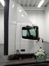 Volvo VNM groomed Daycab OEM 21134493D20