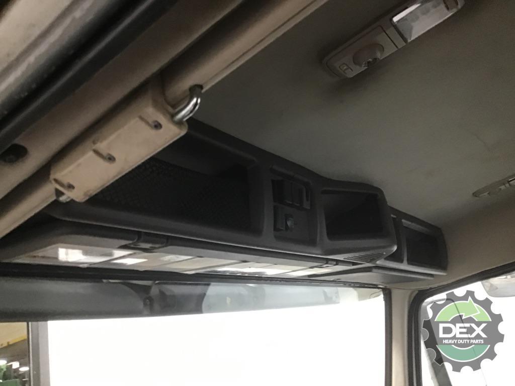 Volvo VNM groomed Daycab OEM 21134493D32