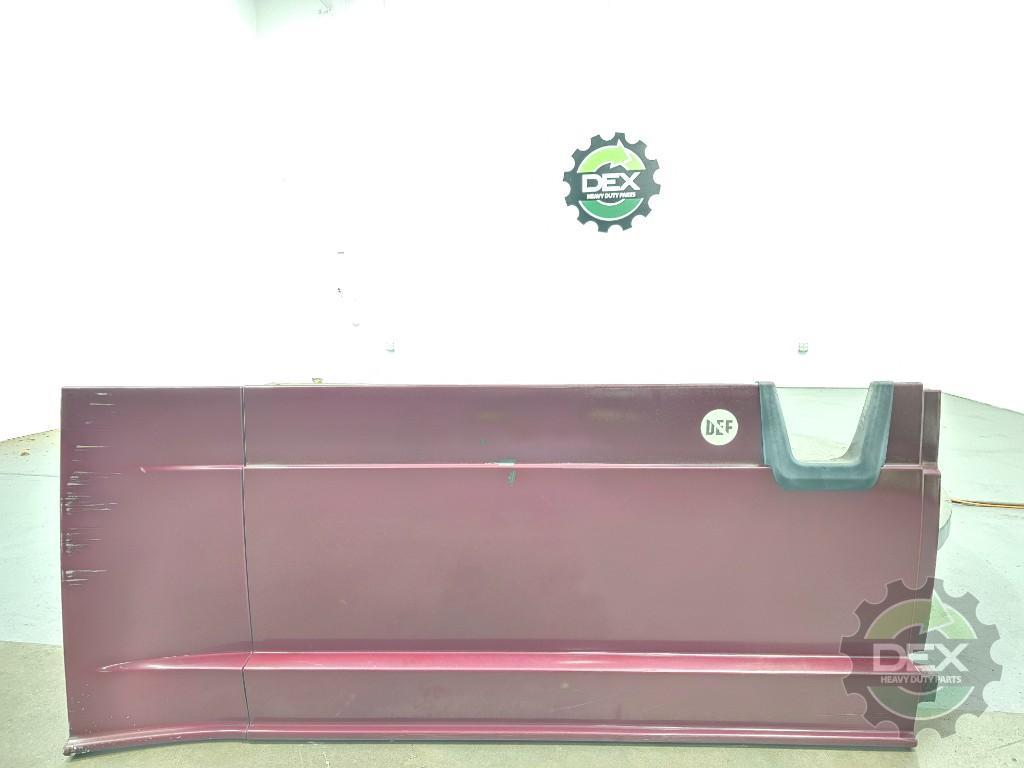 Freightliner Cascadia LH middle / rear chassis fairing OEM