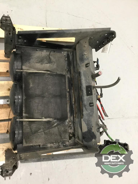 Volvo VNL steel battery box with x3 steel air tanks OEM 21043167D55