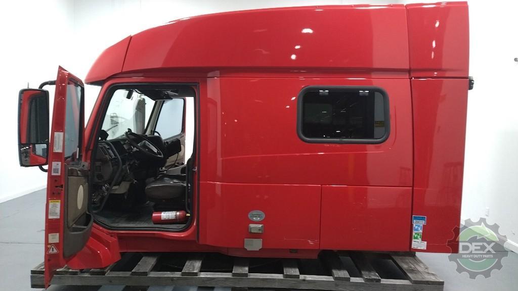 Volvo VNL730 sleeper cab OEM 82660505