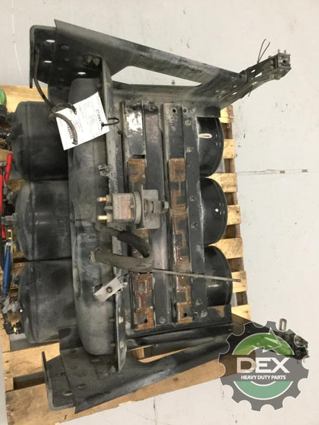 Volvo VNL steel battery box21043167 with x3 steel air tanks x2