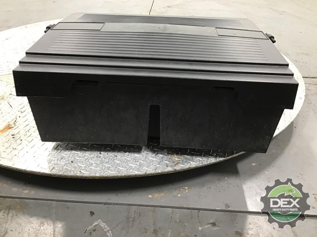 Mack Plastic between the frame rails battery box with lid OEM – Second ...