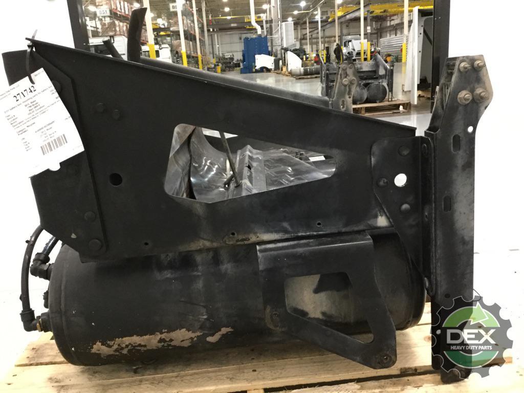 Volvo VNL steel battery box P/N 21042167 with x3 steel air tanks P/N