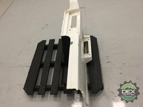 Volvo VNL RH front chassis fairing with latches and steps 52" OEM DDD3