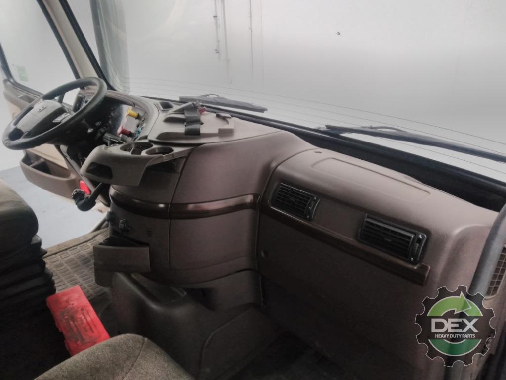 Volvo VNM groomed Daycab OEM 21134493D33