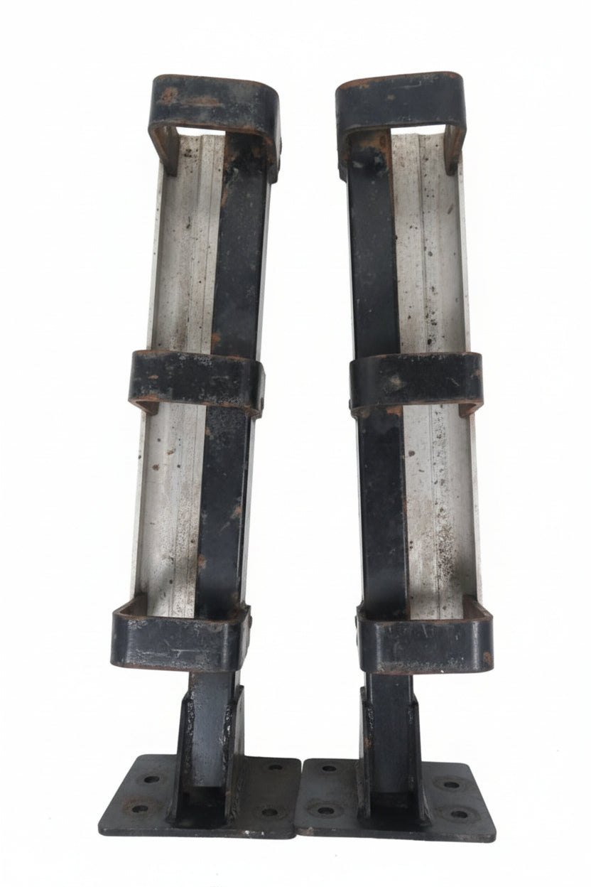 Matching Set of Magnum rear mud flap bracket with chain hangers OEM - Second Truck Parts