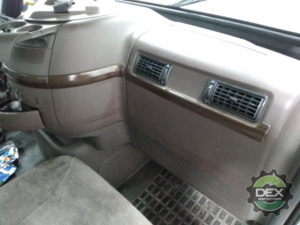 Volvo VNM groomed Daycab OEM 21134493D39