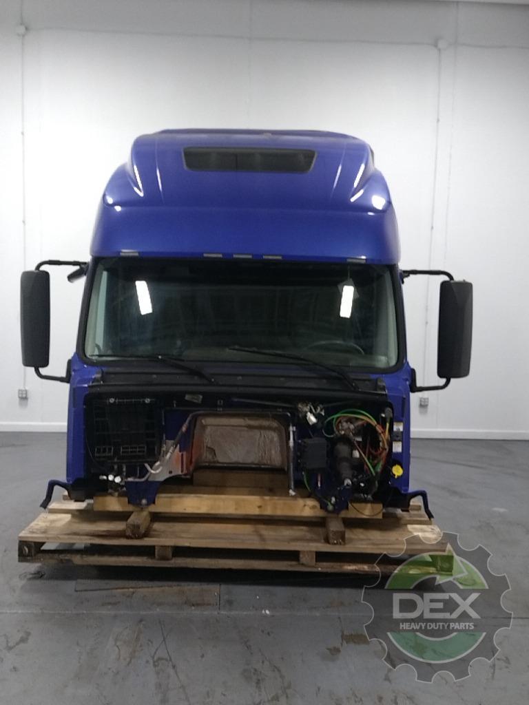 Volvo VNL670 groomed cab OEM 20413813