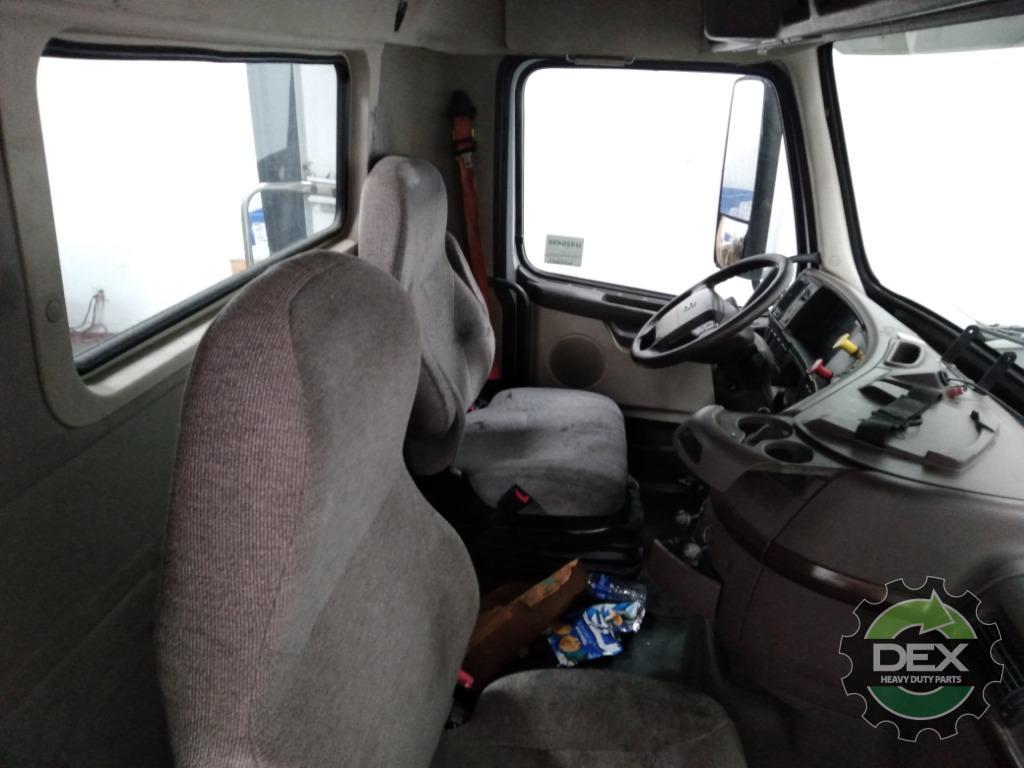 Volvo VNM groomed Daycab OEM 21134493D39