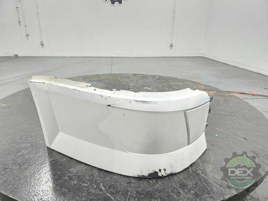 Volvo VNL SWO RH bumper corner OEM 82364728