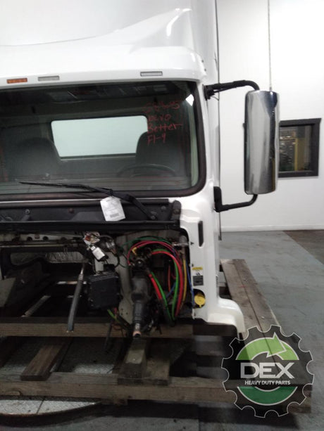 Volvo VNM groomed Daycab OEM 21134493D21
