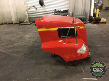 Volvo VNM complete groomed hood OEM 20739776