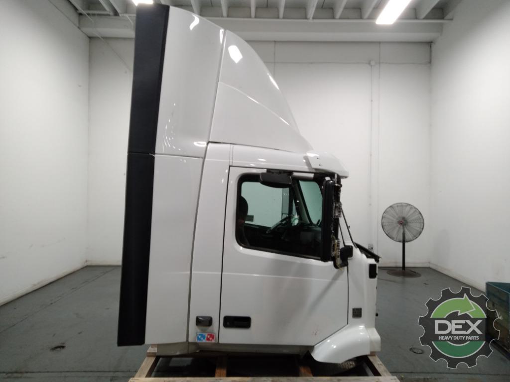 Volvo VNM groomed Daycab OEM 21134493D39