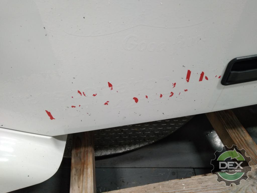 Volvo VNM groomed Daycab OEM 21134493D39