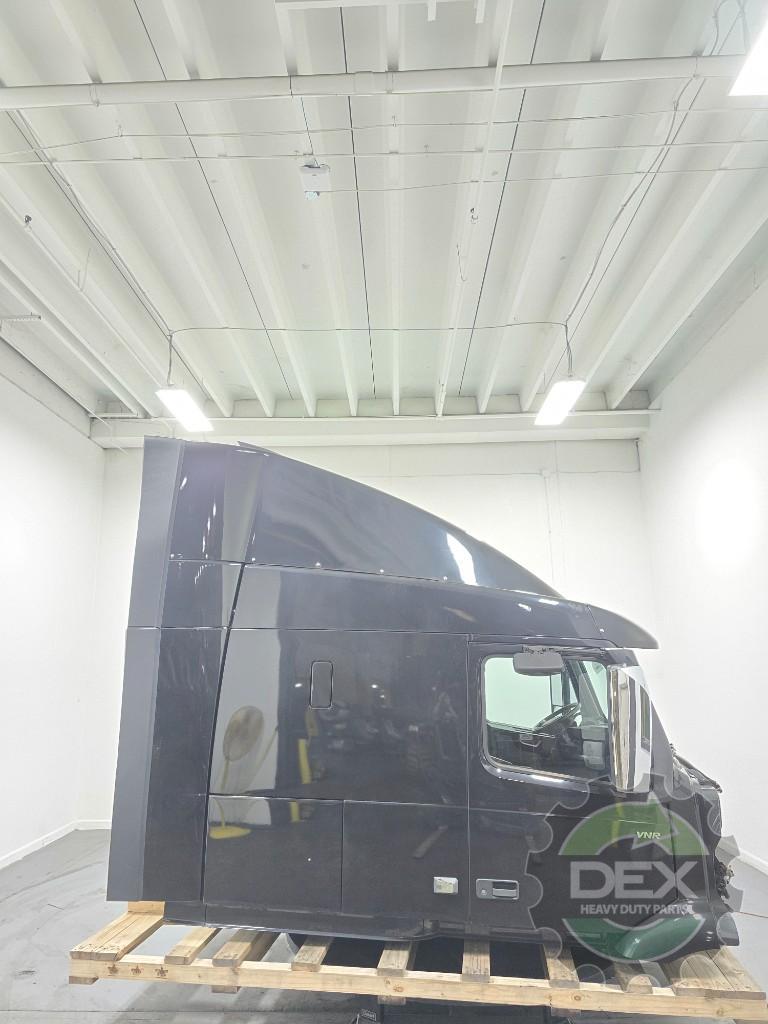 Volvo VNR640 complete groomed sleeper cab OEM 78517020