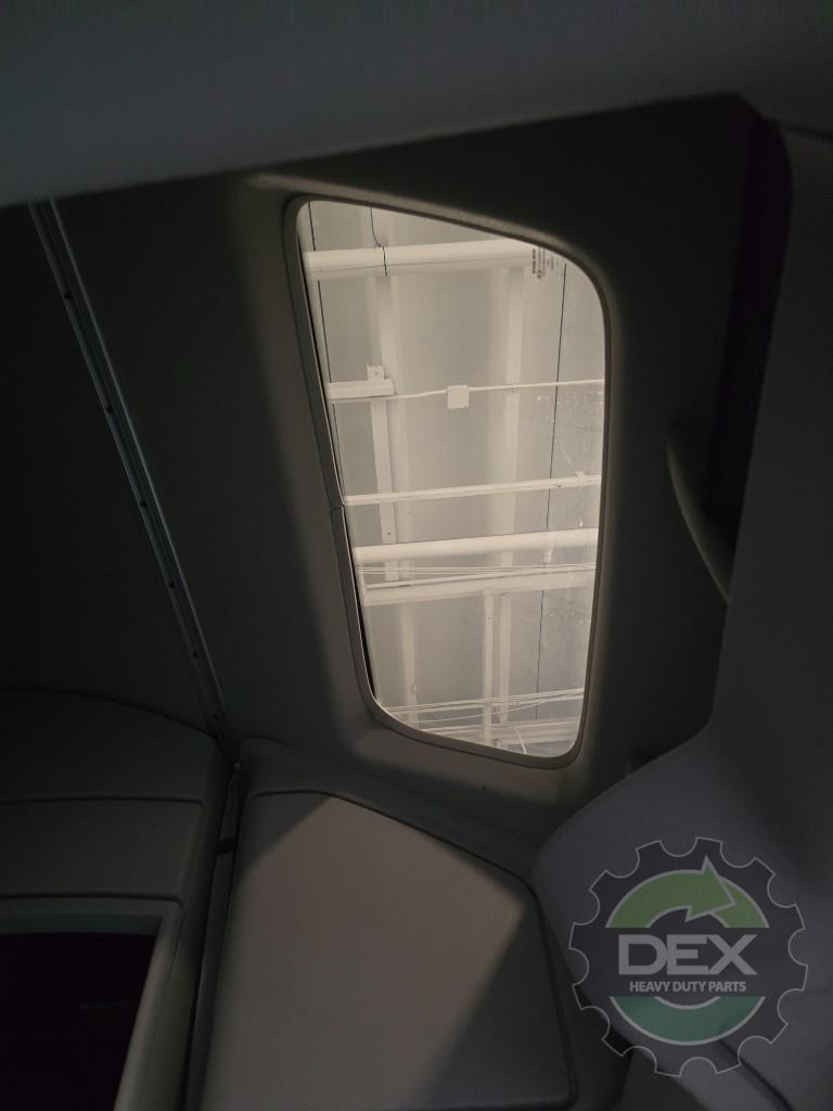 Volvo VNL670 groomed sleeper cab OEM 20413815