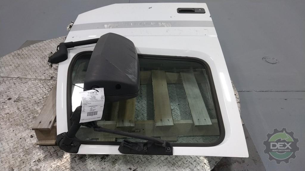 Volvo VNL RH door assembly white with brown interior OEM 22035911D9