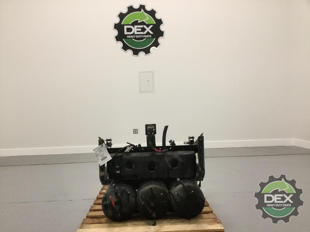 Volvo VNL steel battery box with x3 air tanks 2x 21183543 OEM DDD4