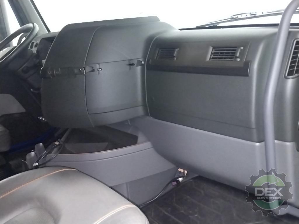 Volvo VNR640 complete groomed sleeper cab OEM 78517020D1