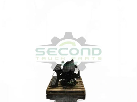 Steel Battery box with 2 air tanks and aluminum steps OEM - Second Truck Parts