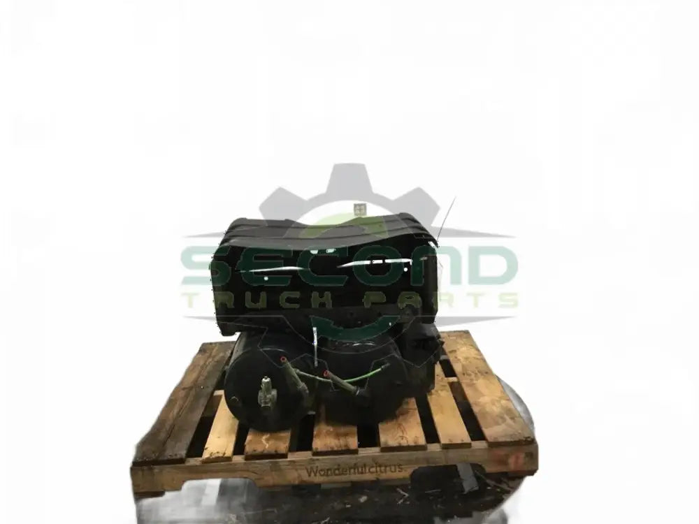Steel Battery box with composite lid out of '12 Freightiner Cascadia - Second Truck Parts