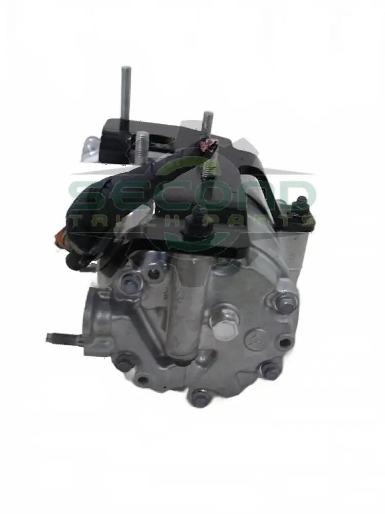 Volvo 24V chassis mounted a/c compressor OEM 84192003D3 - Second Truck Parts