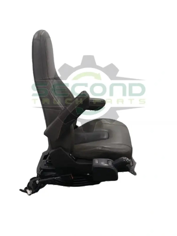 Volvo Air ride driver seat OEM 84733433 - Second Truck Parts