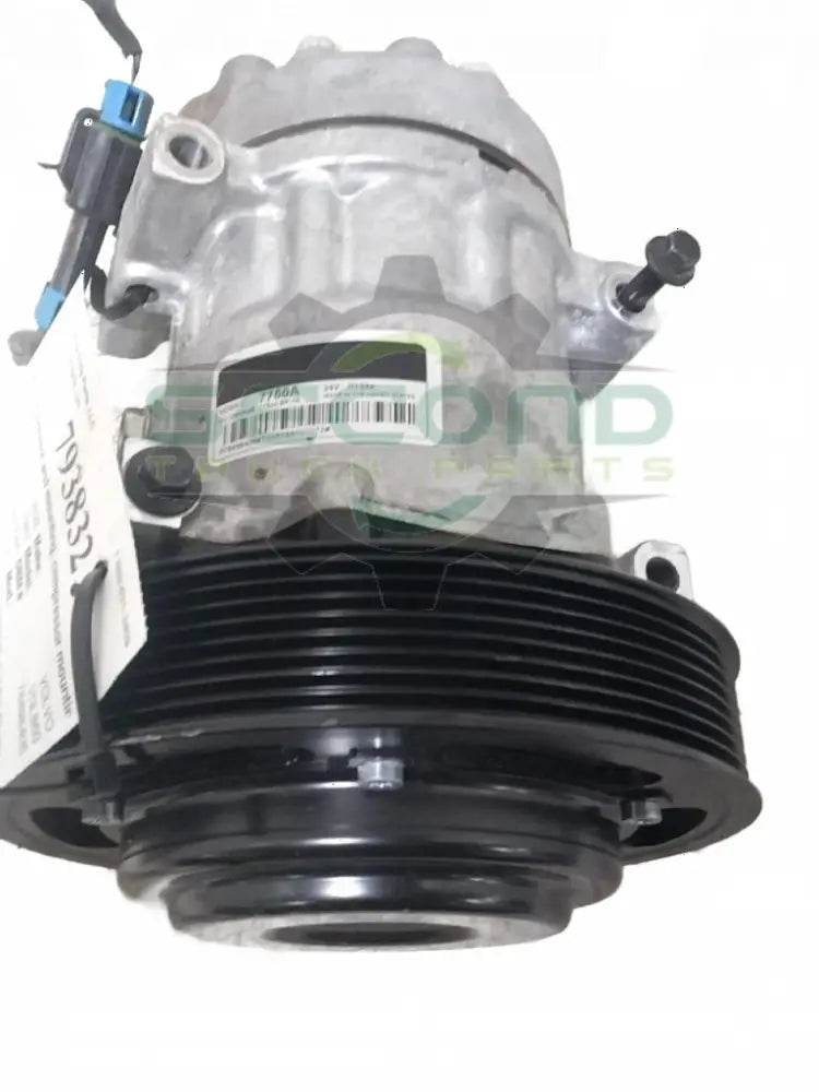 Volvo D13 US24 A/C compressor OEM 78498406D6 - Second Truck Parts