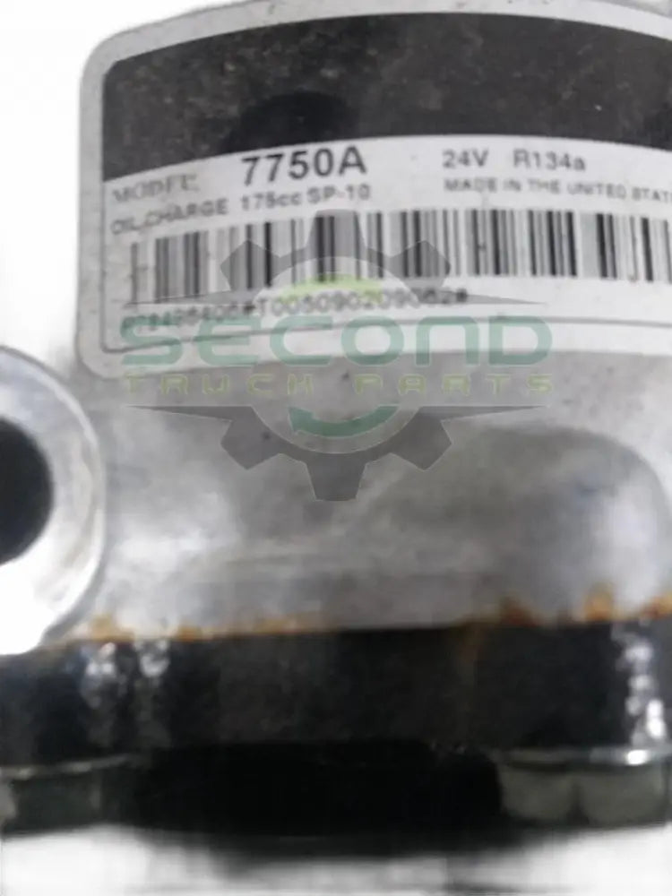 Volvo D13 US24 A/C compressor OEM 78498406D9 - Second Truck Parts