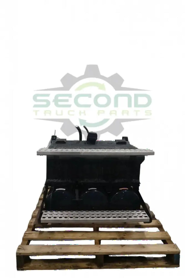 Volvo Frame mounted battery box OEM 21043167 - Second Truck Parts