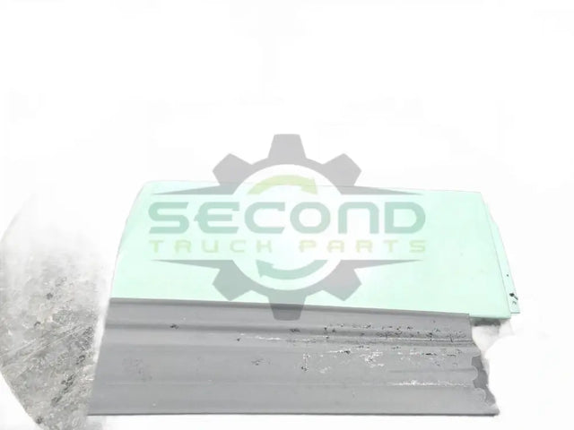 Volvo LH upper cab fairing with extension 78524305 OEM 23714043D7 - Second Truck Parts