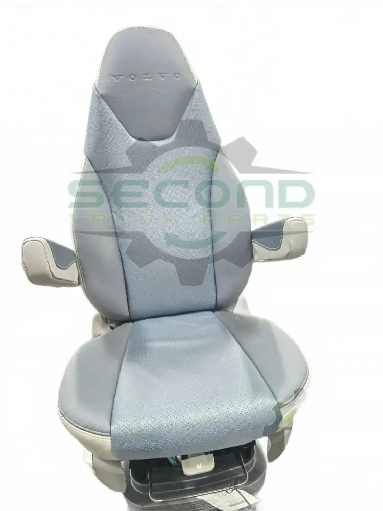 Volvo Premium seat OEM 26023855 - Second Truck Parts