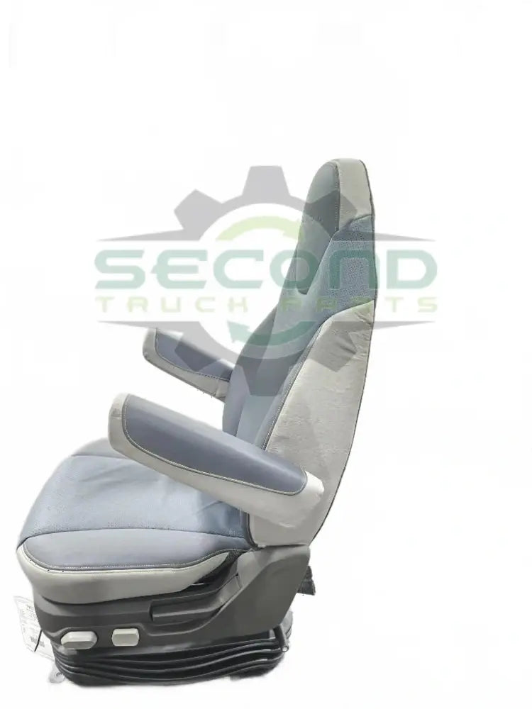 Volvo Premium seat OEM 26023855 - Second Truck Parts