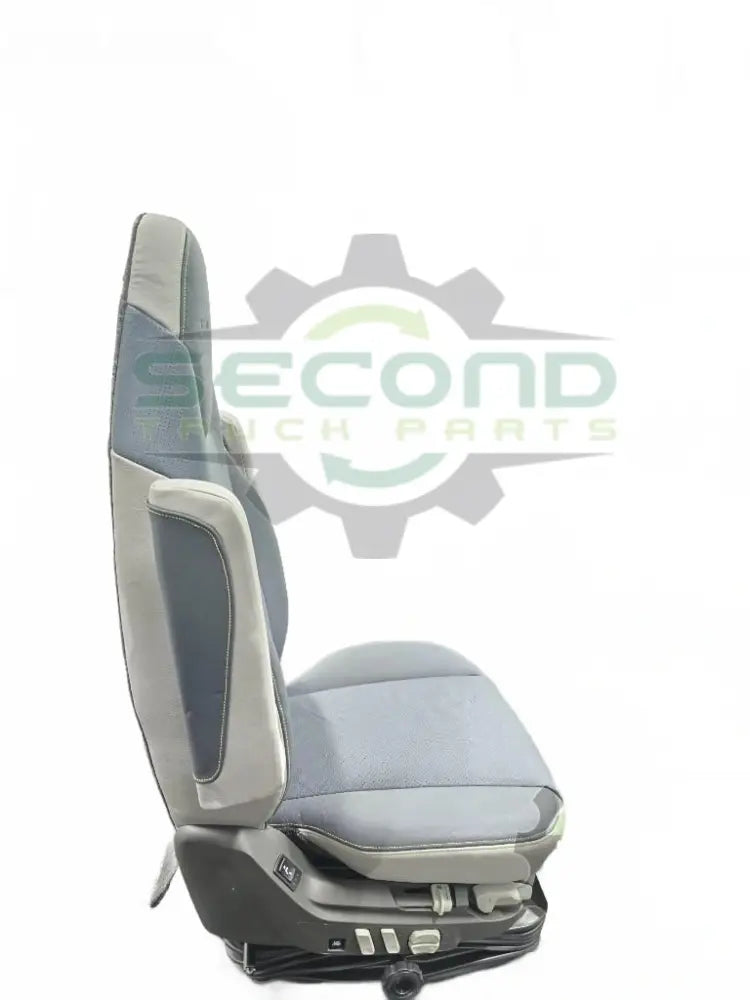 Volvo Premium seat OEM 26023855D2 - Second Truck Parts