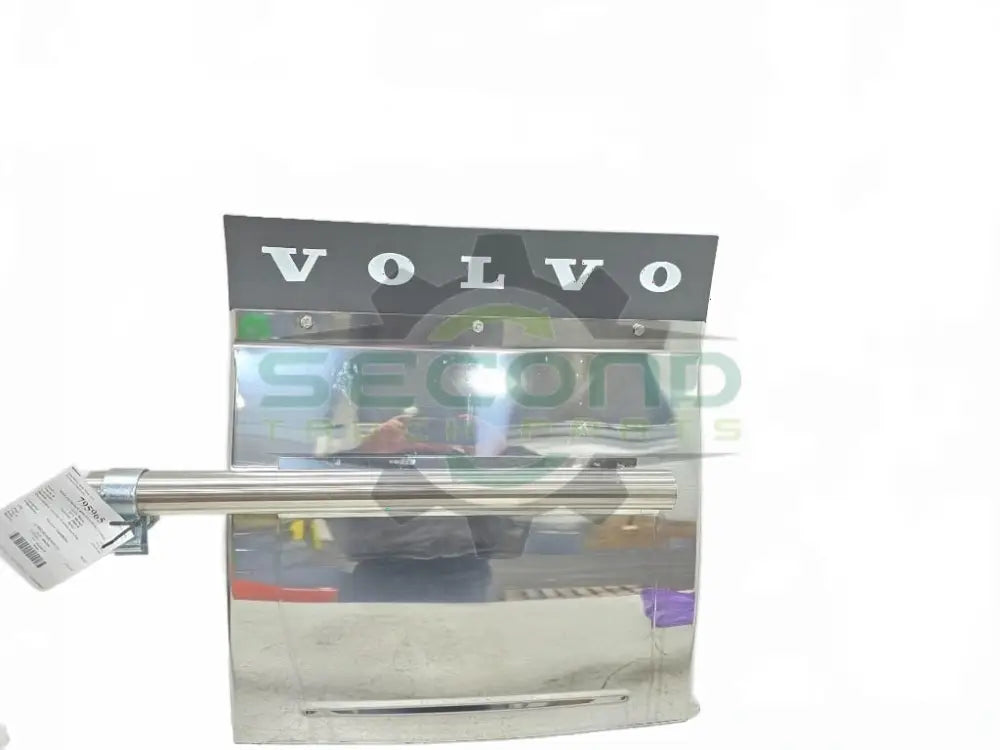 Volvo Rear 1/4 fenders OEM 24408085 - Second Truck Parts