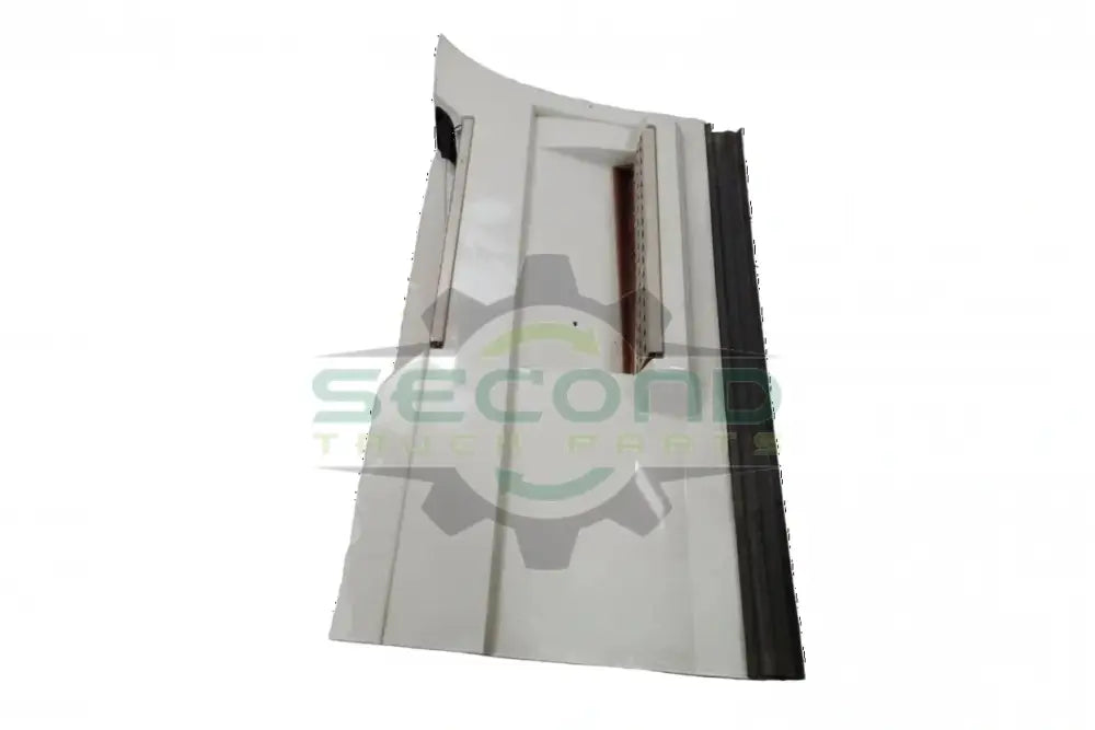 Volvo RH chassis fairing with steps OEM 82752235 - Second Truck Parts
