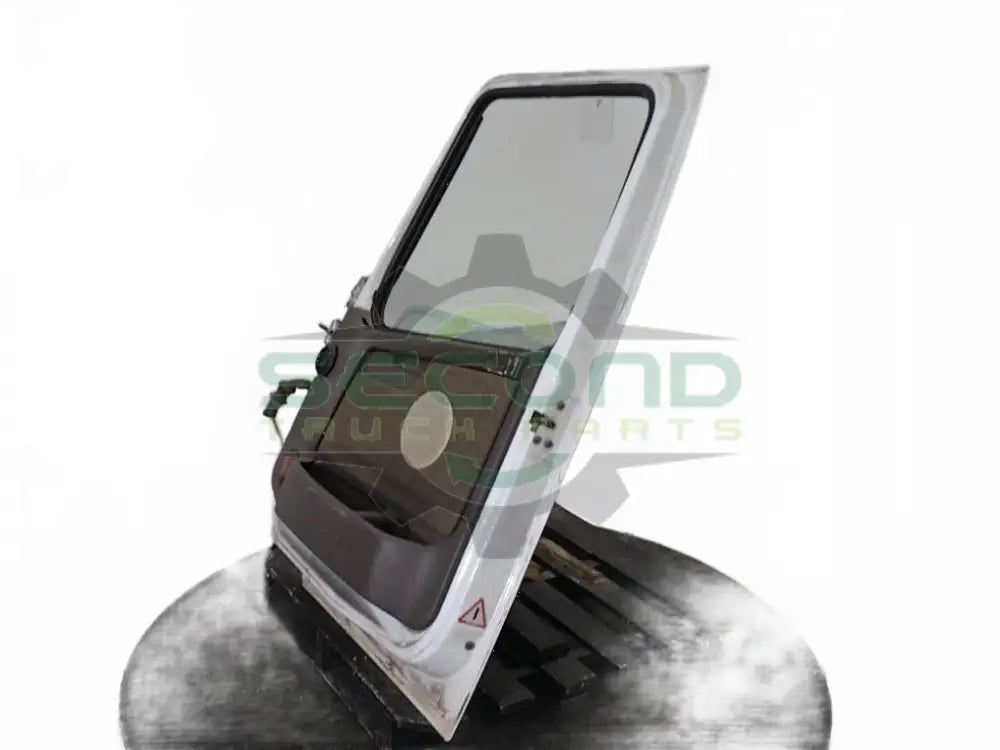 Volvo RH DOOR ASSEMBLY OEM 26674777 - Second Truck Parts