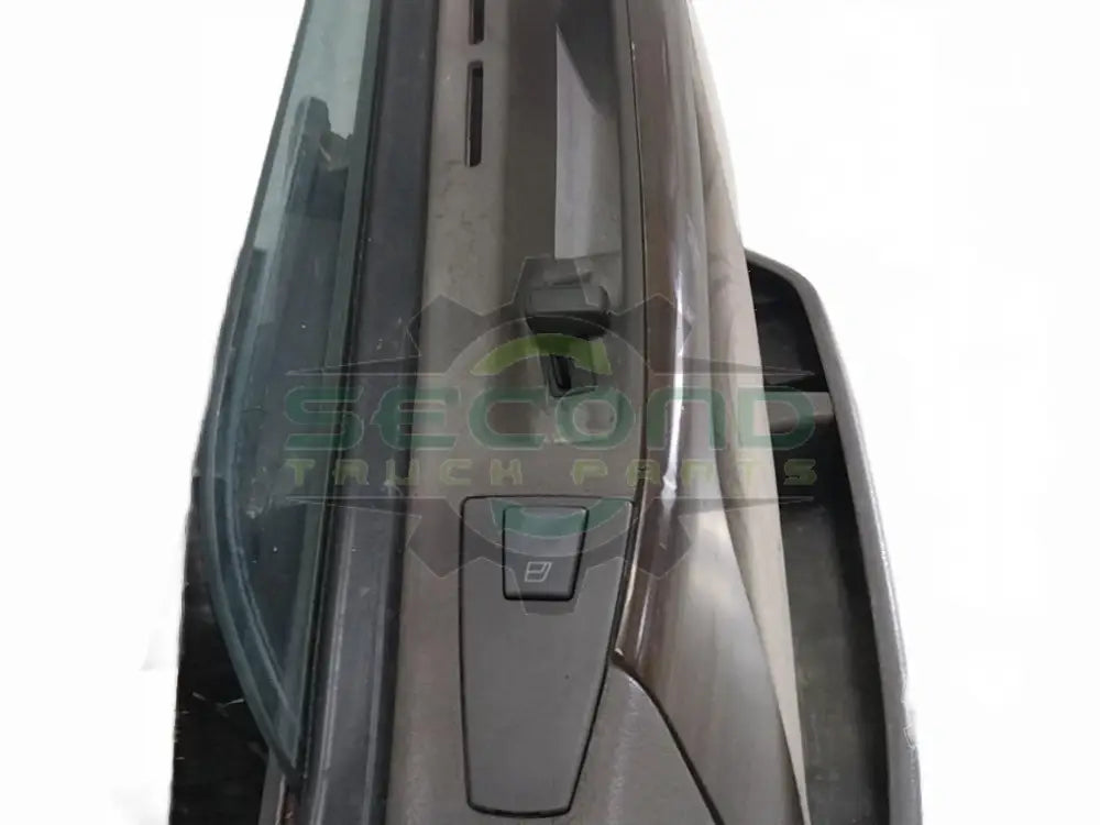 Volvo RH DOOR ASSEMBLY OEM - Second Truck Parts